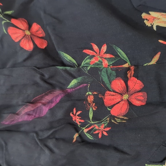 Mini Shorts - Picture 2 of 3